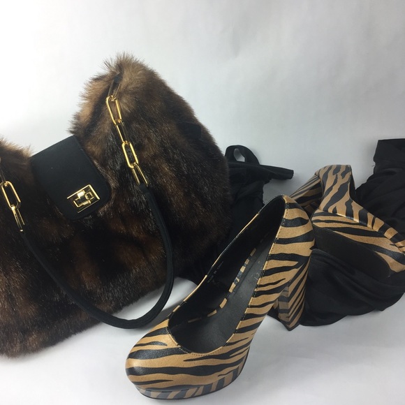 Handbag - Picture 2 of 7